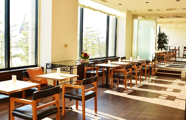 写真：アジュール竹芝4階のレストラン